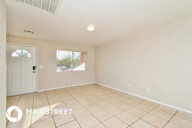 Building Photo - 854 W Calle Matus