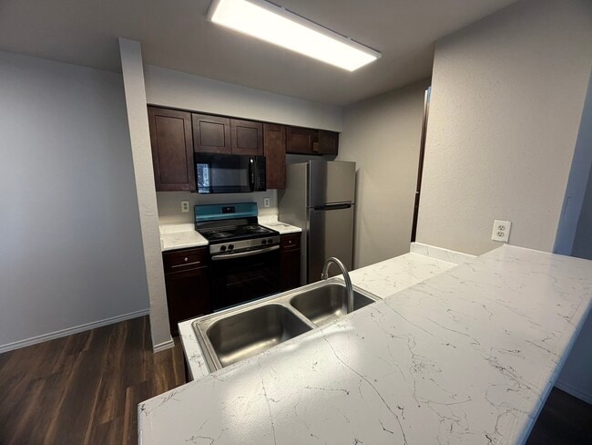 Building Photo - 10001 Westpark Dr