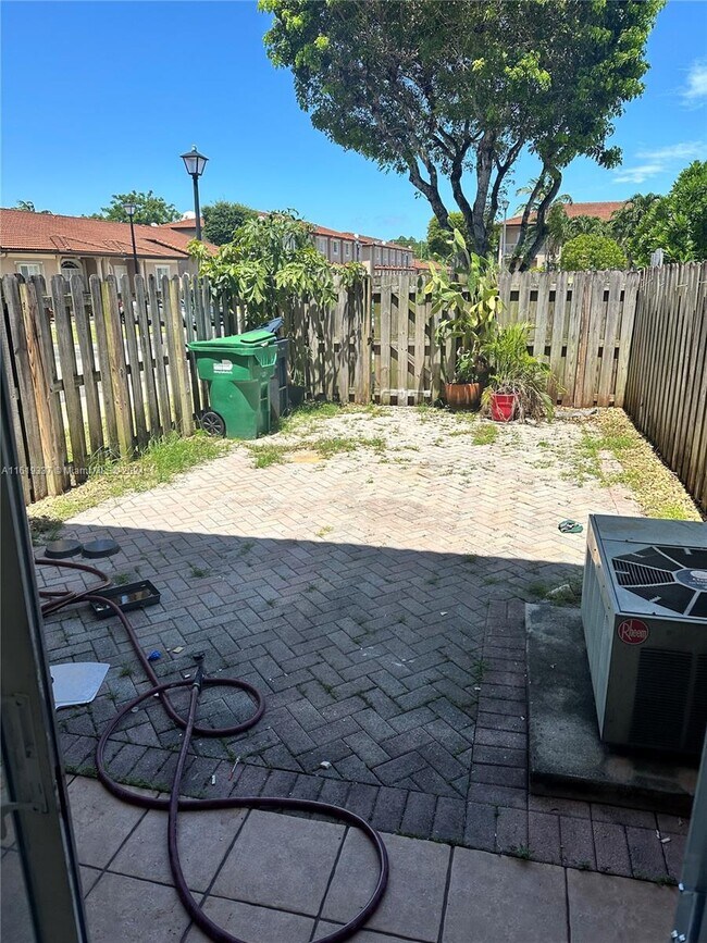 Foto del edificio - 17035 SW 138th Ct