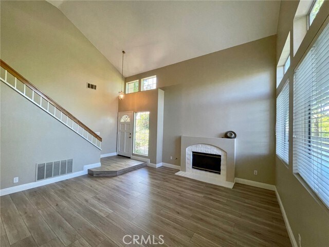 Building Photo - 94 Cloudcrest