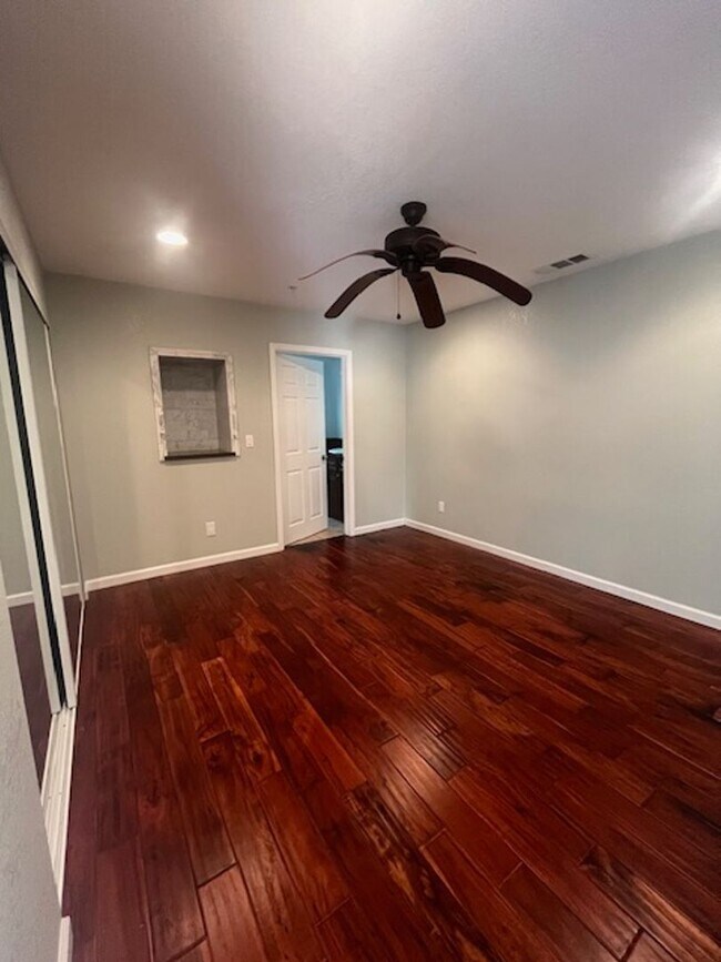 Foto del edificio - Charming Loma Linda Back House with All Utilities + Wi-Fi  Included