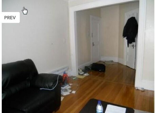 Building Photo - Beautiful 3 Bed Near BU • Heat & Hot Water Included • 1 Month Broker Fee Paid by Landlord • Hardw...