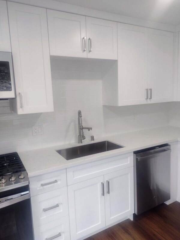 Foto del edificio - 5556 Riley St