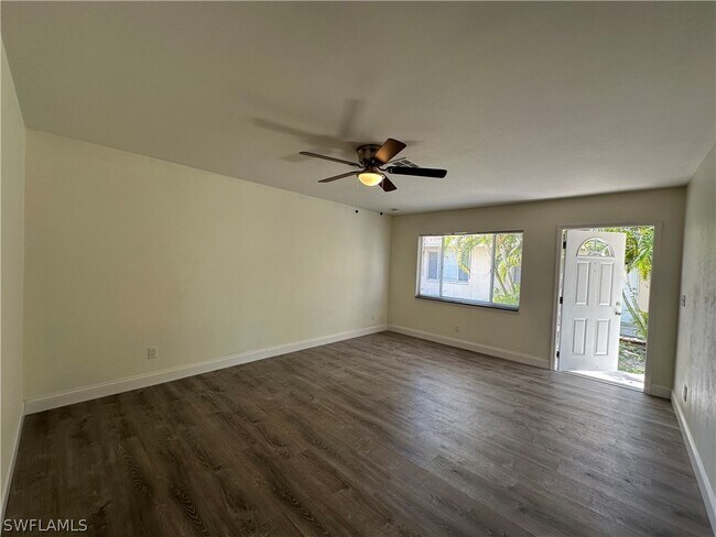 Foto del edificio - 16841 Juanita Ave