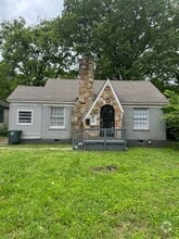 Building Photo - 2423 Larose Ave