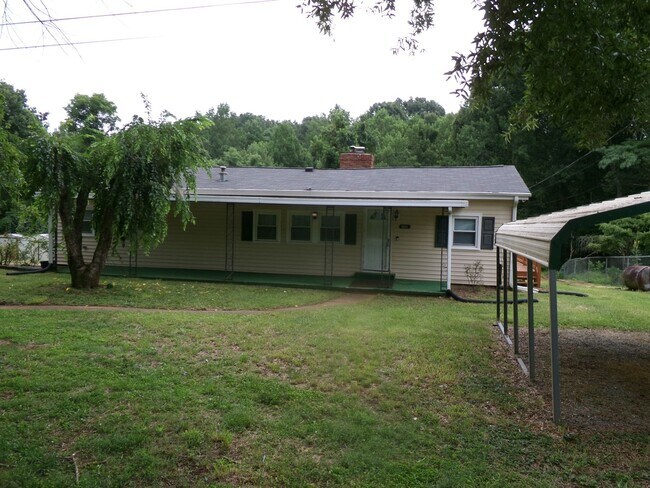 Building Photo - Rural Hall Location