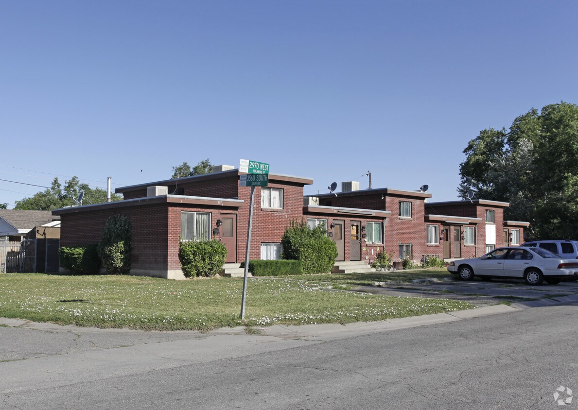 Primary Photo - 3538 Holmberg St