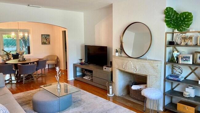 Foto del edificio - 810 SW 23rd Rd