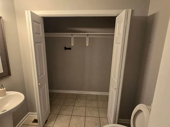 Building Photo - 134 Amanda Ln