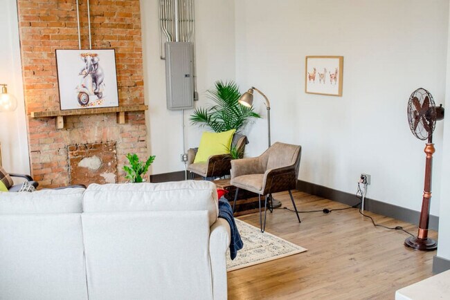 Foto del edificio - 1424 Pleasant St