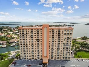 Building Photo - 4900 Brittany Dr S
