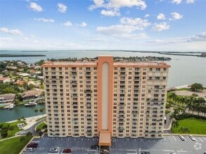 Building Photo - 4900 Brittany Dr S