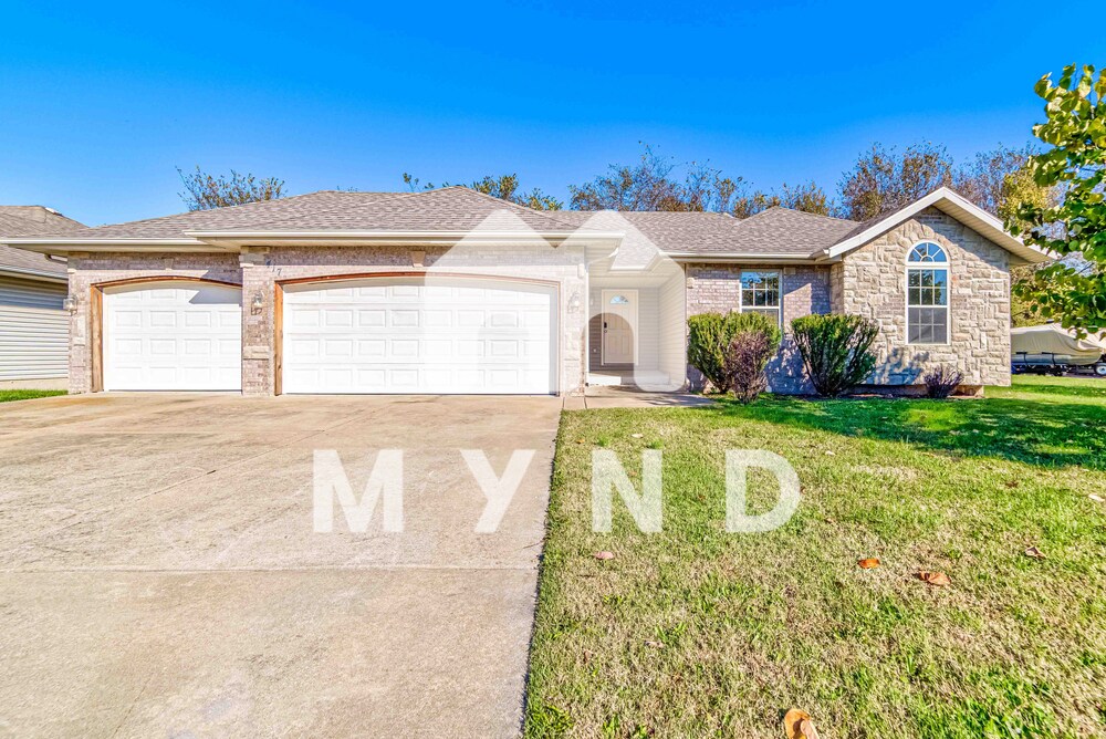 Primary Photo - 417 E Denton Cir