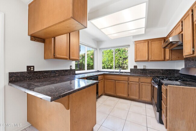 Foto del edificio - 1425 Clayton Way