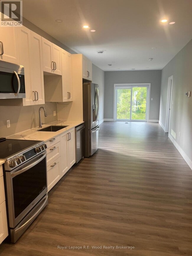 Photo du bâtiment - 335 John St S