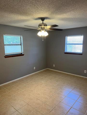 Building Photo - 418 4th St