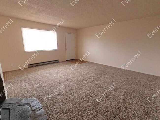 Building Photo - 1770 Meadowland Dr