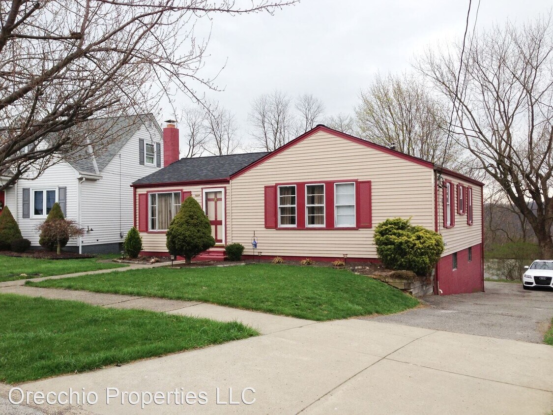 3 br, 2 bath House 3908 Hanlin Way House Rental in Weirton, WV