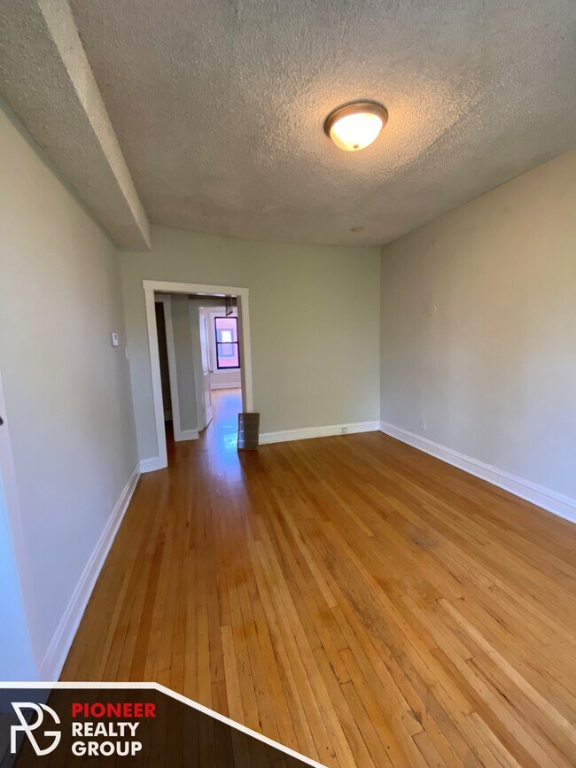 Foto del edificio - 3523 N Racine Ave