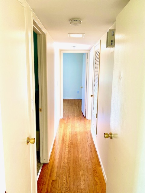 Building Photo - Curlew Apartments