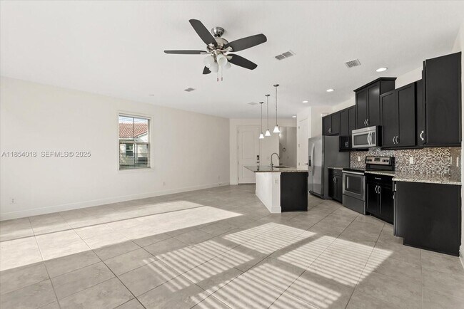 Foto del edificio - 9829 Winnington St