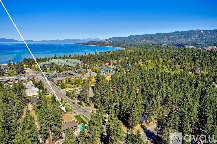 Primary Photo - 1068 Ski Run Blvd