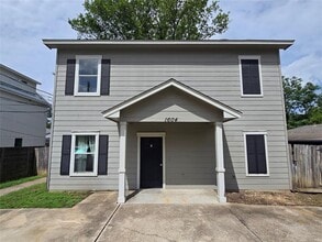 Building Photo - 1604 Singleton Ave