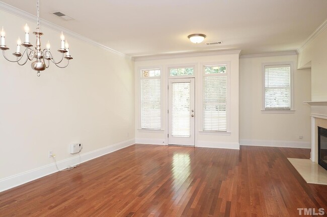Building Photo - 643 Highpark Lane
