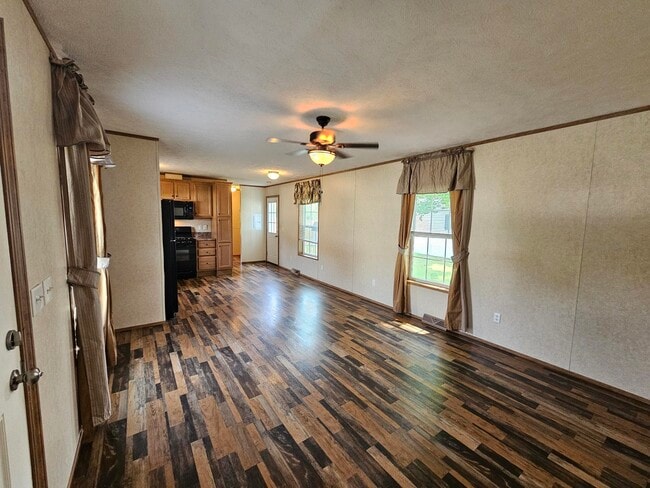 Building Photo - 236 Maverick Ln