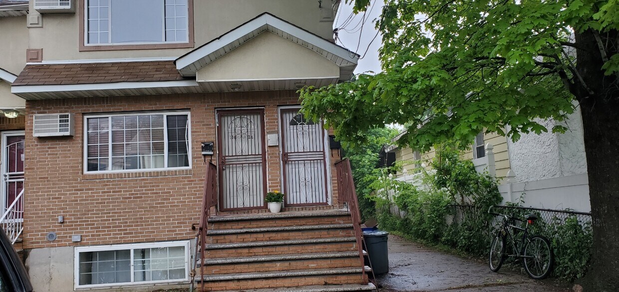 13624 220th Plz, Laurelton, NY 11413 House Rental in Laurelton, NY