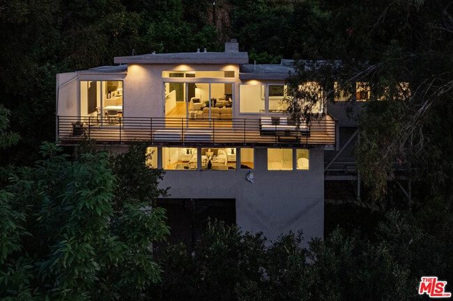 Foto del edificio - 3564 Multiview Dr