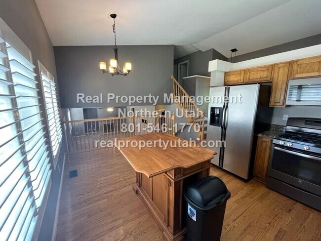 Building Photo - 3 Bedroom Layton Home Coming Available in ...