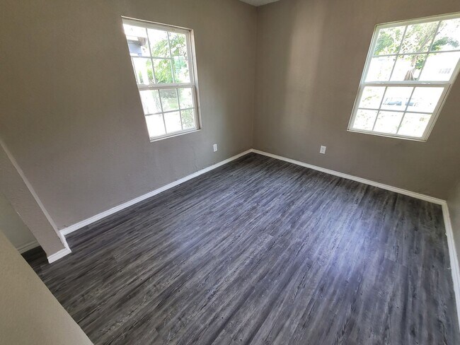Foto del edificio - 4 bedroom House in OKC