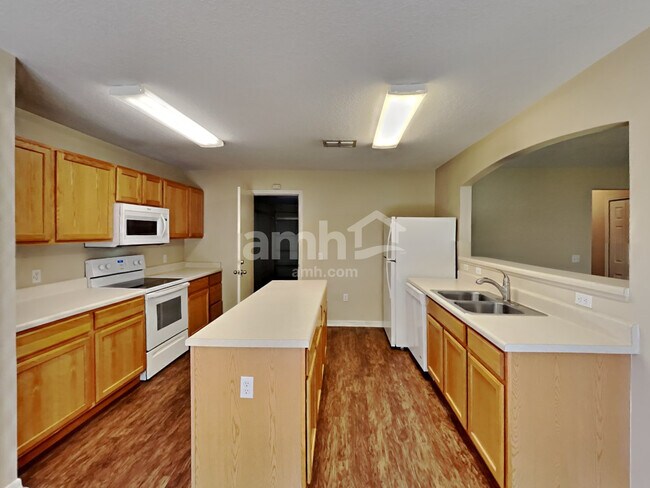 Foto del edificio - 17051 Lixberry Way