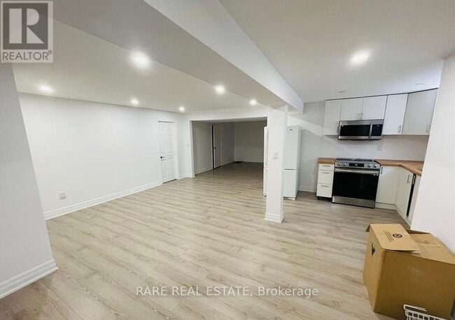 Building Photo - 208 Willowbrook Rd
