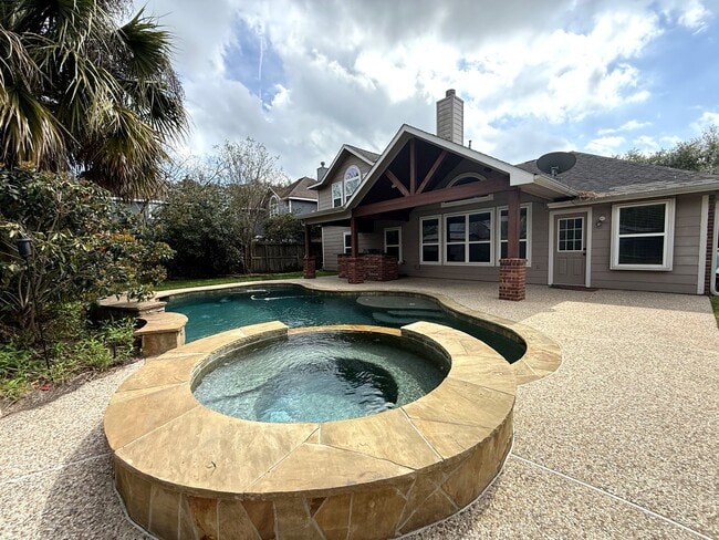 Foto del edificio - 1927 Enchanted Park Dr