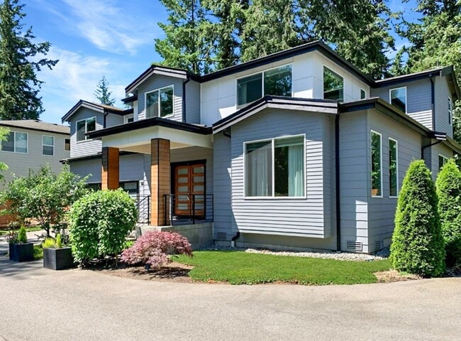 Building Photo - 4Bd/2.5Ba Renton Home