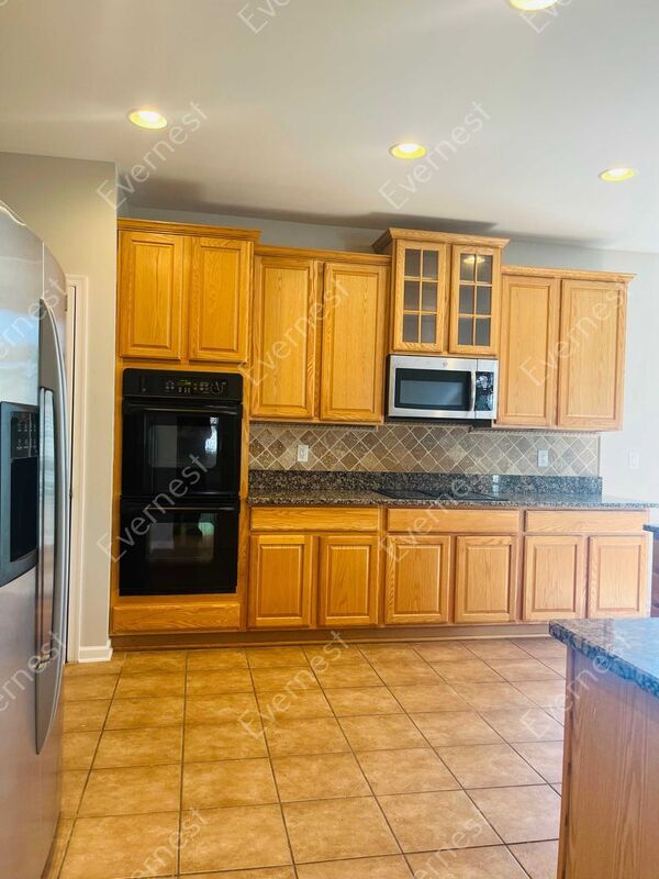 Foto del edificio - 743 Rolling Fork Dr