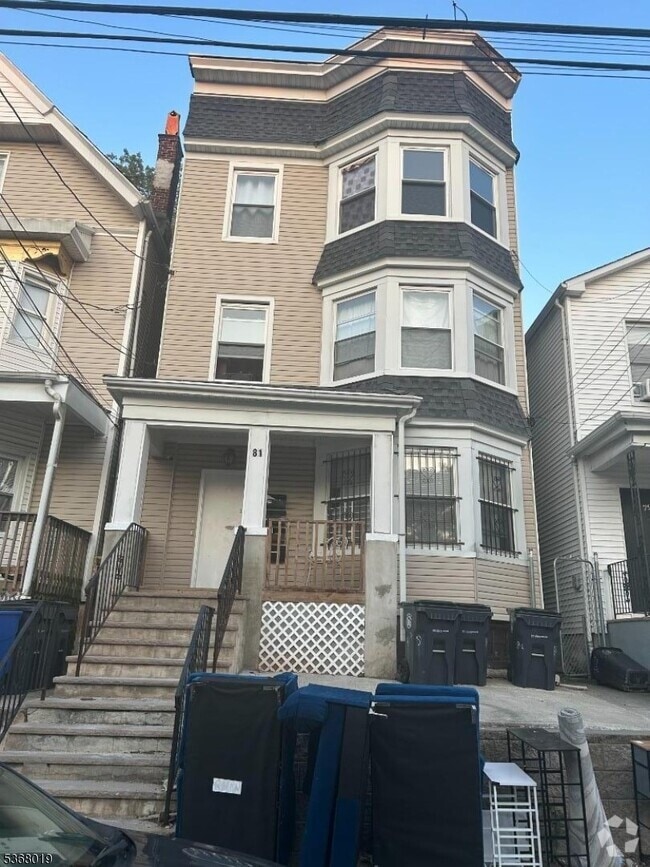 Building Photo - 81 2nd St