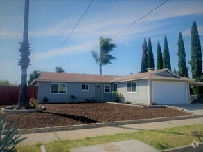 Building Photo - 4909 Luna Dr