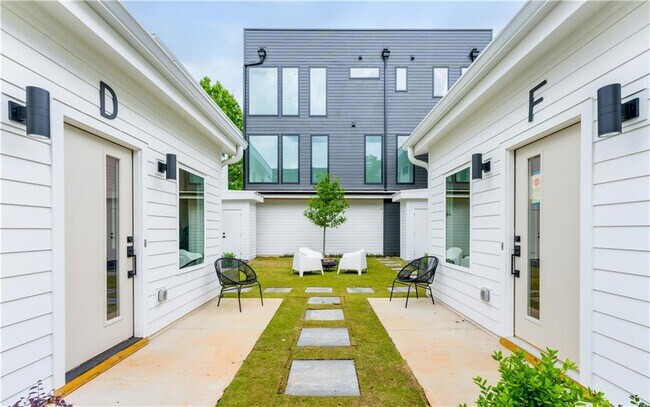 Foto del edificio - 1007 Manigault St SE