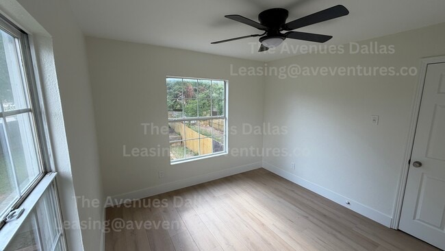 Building Photo - 305 N Oak Cliff Blvd