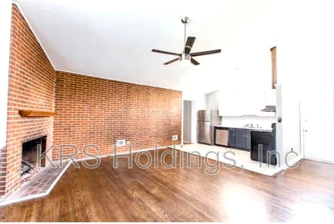 Photo - 103 Middleboro Pl House