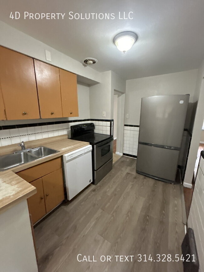 Building Photo - 1200 Ashford Dr