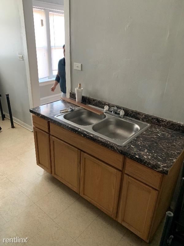 Primary Photo - 2 br, 1 bath Apartment - 1735 E 75th St
