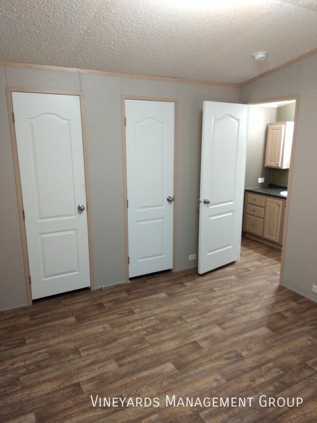 Foto del edificio - First Month Free move-in special . Beautif...