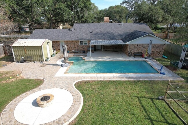 Building Photo - 2819 Fortuna Dr