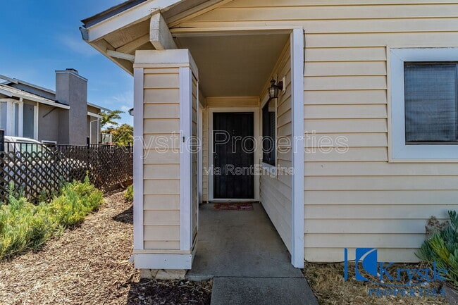 Building Photo - 1366 Matthew Dr