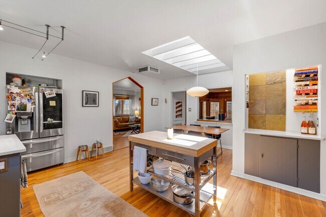 Building Photo - 2BD, 2BA South Denver Home with Bonus Room...