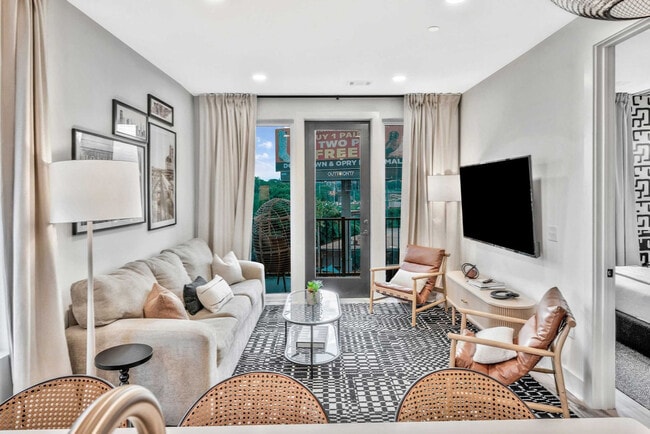 Building Photo - 245 Hermitage Ave